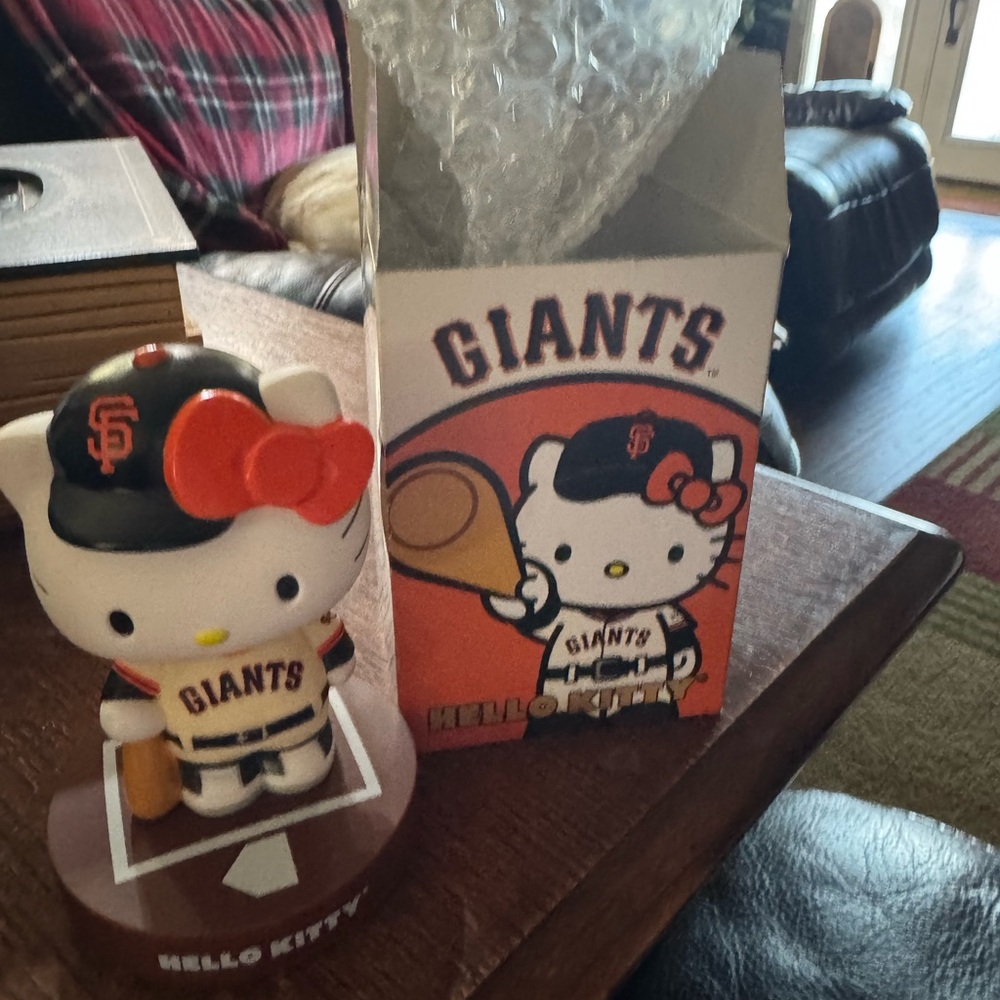 Sanrio Hello Kitty Giants Figurine - Black, White, Red